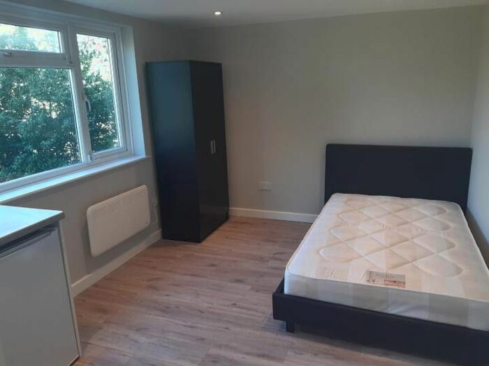 Studio To Rent In Casewick Road, London, SE27