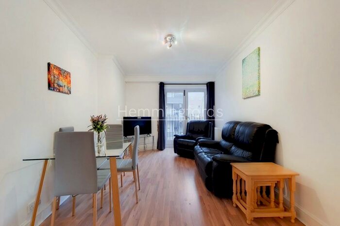 1 Bedroom Apartment To Rent In Farringdon Road, London, EC1R
