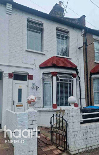 3 Bedroom Terraced House To Rent In Forest Road, London, N9