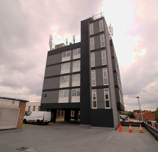 2 Bedroom Flat To Rent In Birmingham Road, Sutton Coldfield, B72