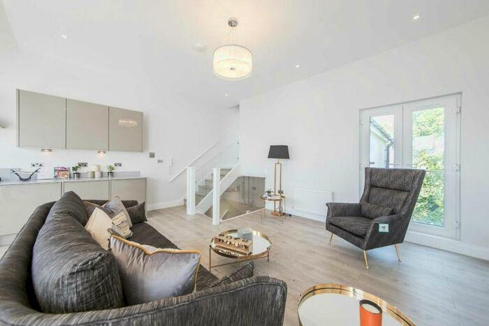 2 Bedroom Flat To Rent In Harlesden Road, Willesden, NW10