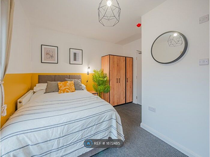 6 Bedroom Terraced House To Rent In Colwyn Road, Northampton, NN1