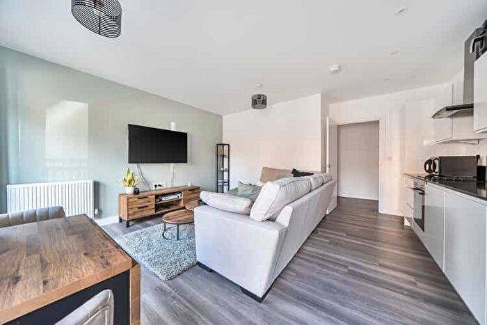 2 Bedroom Flat For Sale In Clover Street, Northampton, Northamptonshire, NN5