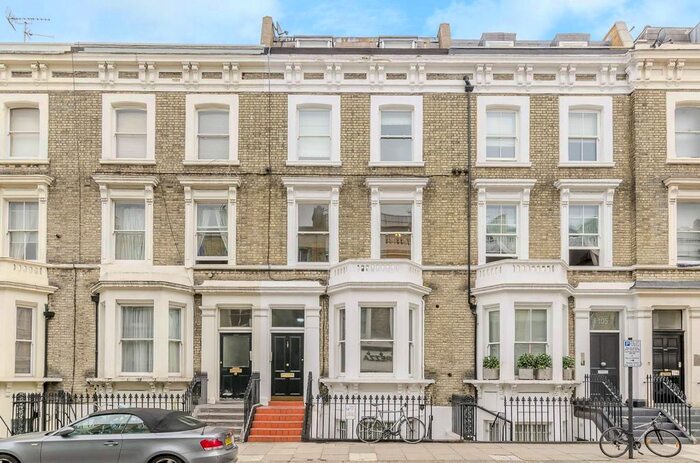 2 Bedroom Flat To Rent In Finborough Road, Chelsea, London, SW10