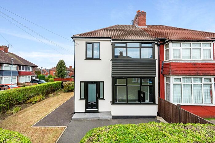 3 Bedroom Semi-Detached House For Sale In Sidley Avenue, Blackley, | -Bed Refurbished Semi-Detached Home On Corner Plot, M9
