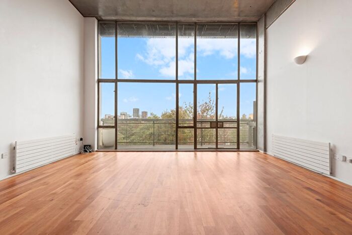 2 Bedroom Flat To Rent In Union Wharf, Wenlock Road, N1