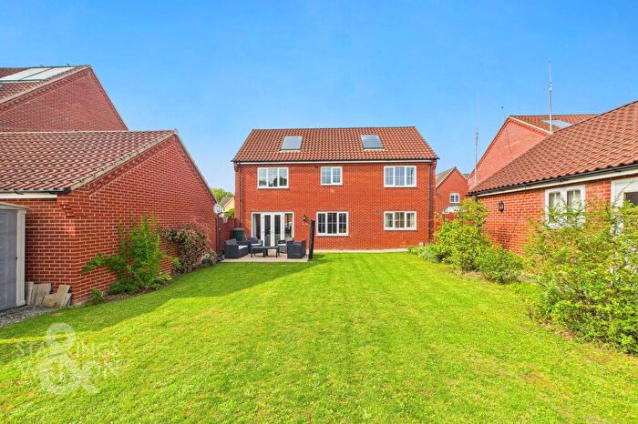 4 Bedroom Detached House For Sale In Simpson Way, Wymondham, Norwich, NR18