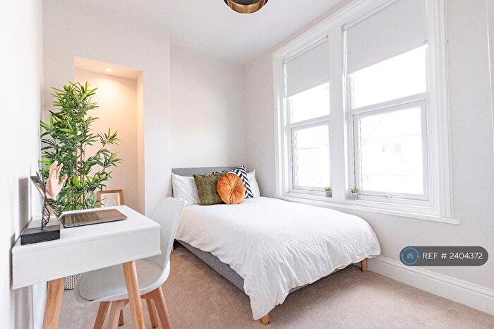 6 Bedroom End Of Terrace House To Rent In Fawcett Road, Southsea, PO4