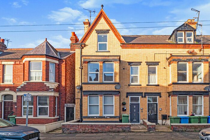 2 Bedroom Flat To Rent In Blackburn Avenue, Bridlington, East Riding Of Yorkshi, YO15