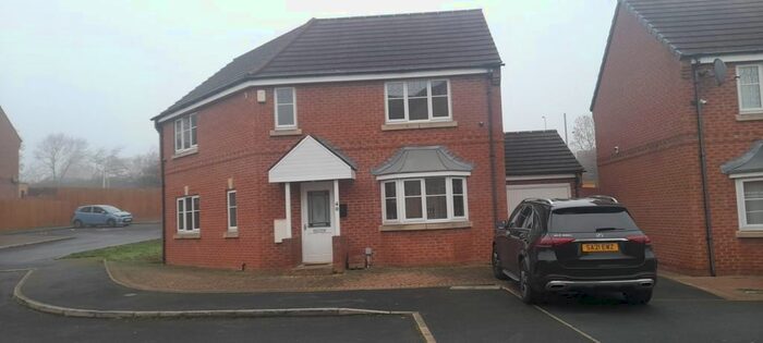 4 Bedroom Detached House To Rent In Digpal Road, Churwell, Morley, Leeds, LS27