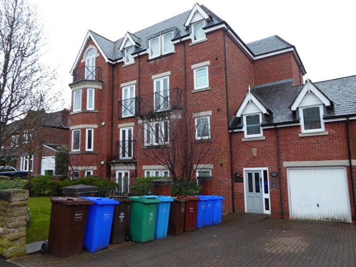 2 Bedroom Apartment To Rent In Apt Meadowvale, Whitelow Road, M21