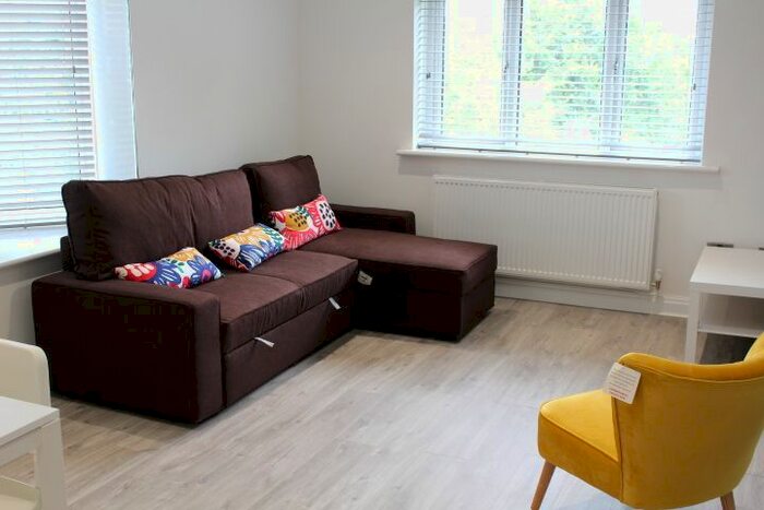 3 Bedroom Flat To Rent In Lockett Gardens, Blackfriars, Salford M3