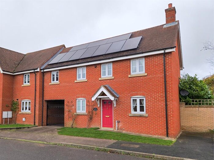 3 Bedroom Property To Rent In Clare Drive, Highfields Caldecote, Cambridge, CB23