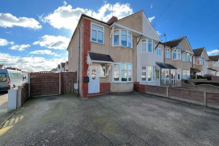 3 Bedroom End Of Terrace House For Sale In Northumberland Avenue, Welling, DA16