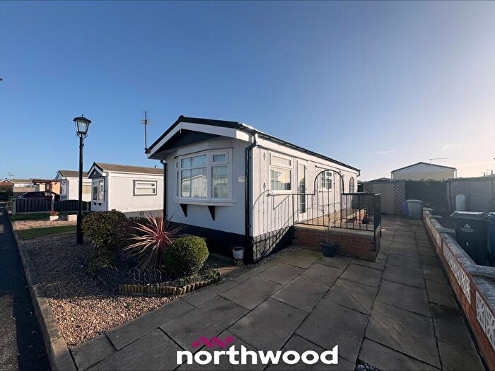 2 Bedroom Park Home For Sale In Palm Grove Court, Thorne, Doncaster, DN8