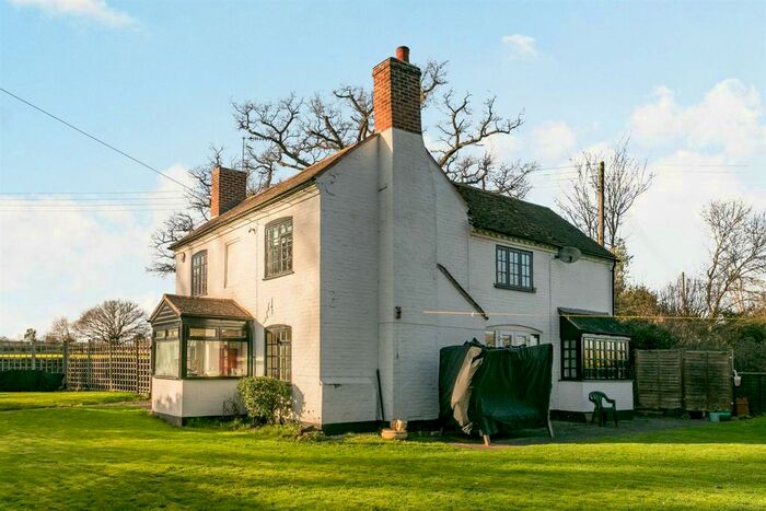 4 Bedroom Detached House For Sale In Holt Fleet Road, Ombersley, Worcestershire, WR9