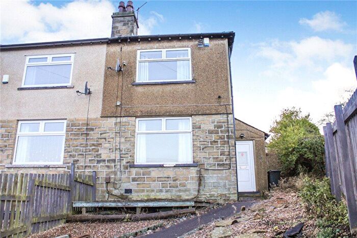 2 Bedroom Semi Detached House For Sale In Jubilee Drive, Keighley, West Yorkshire, BD21
