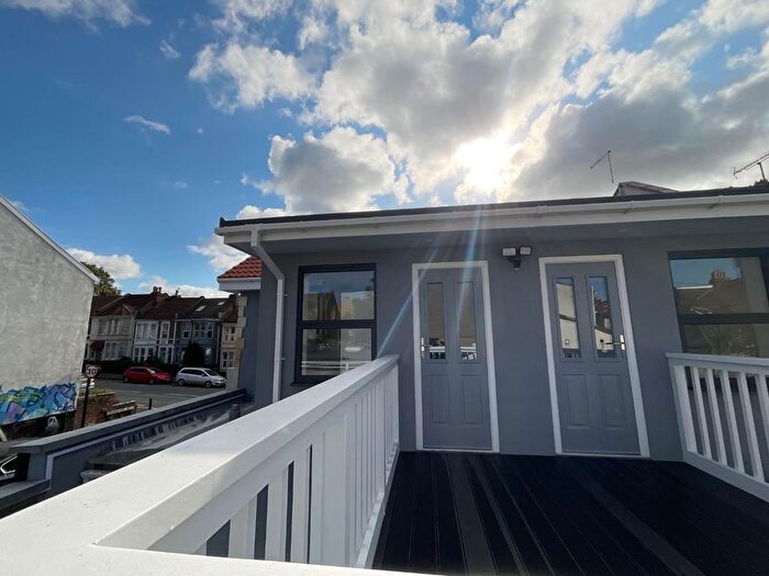 2 Bedroom Flat To Rent In Bell Hill Road, St George, Bristol, BS5