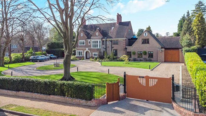 6 Bedroom Detached House For Sale In Luttrell Road, Four Oaks Estate, B74