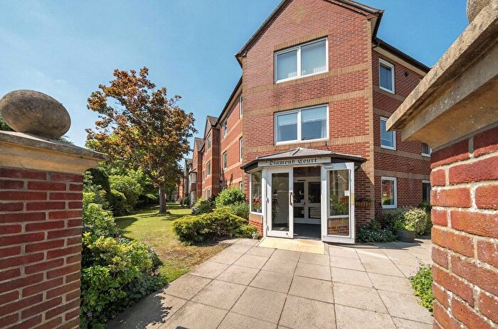 2 Bedroom Flat For Sale In Banbury Road, Oxford, Oxfordshire, OX2