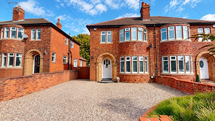 3 Bedroom Semi-Detached House For Sale In Zetland Road, Doncaster, DN2