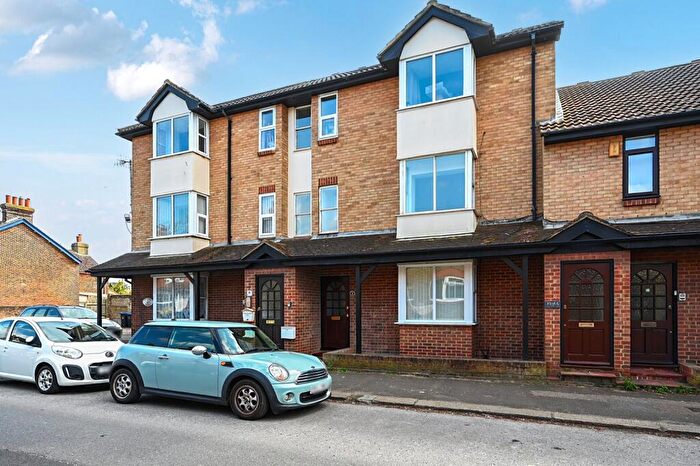 1 Bedroom Apartment For Sale In Tintagel Court, Gordon Road, Shoreham By Sea, West Sussex, BN43