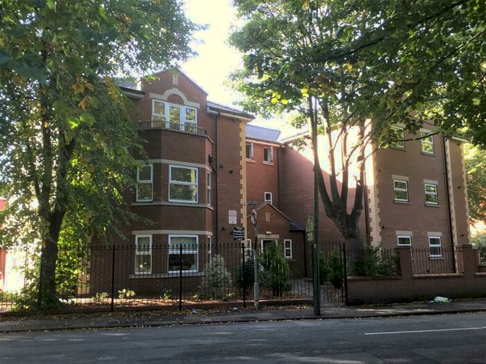 2 Bedroom Flat To Rent In Heneage Road, Grimsby, DN32