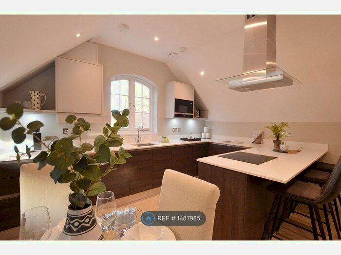 2 Bedroom Flat To Rent In Heathview Road, Keston, BR2