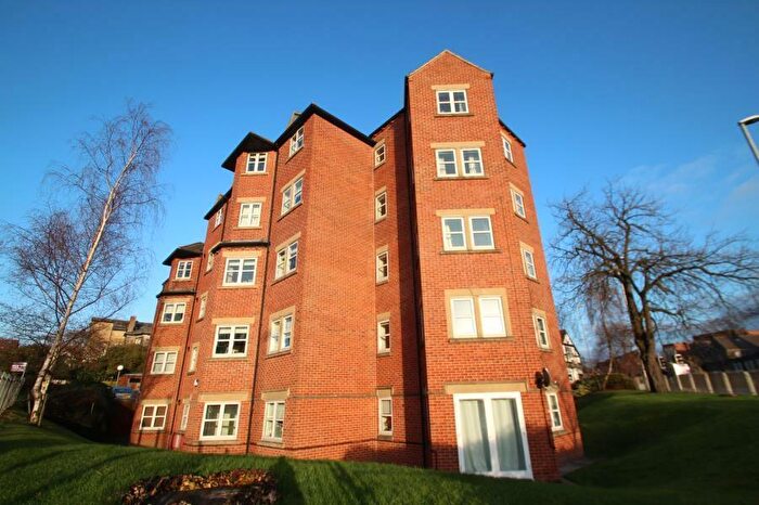2 Bedroom Flat To Rent In Falkland Mount, Leeds, West Yorkshire, Uk, LS17