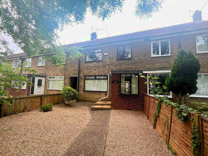 3 Bedroom House To Rent In Ings Road, Hull, HU8