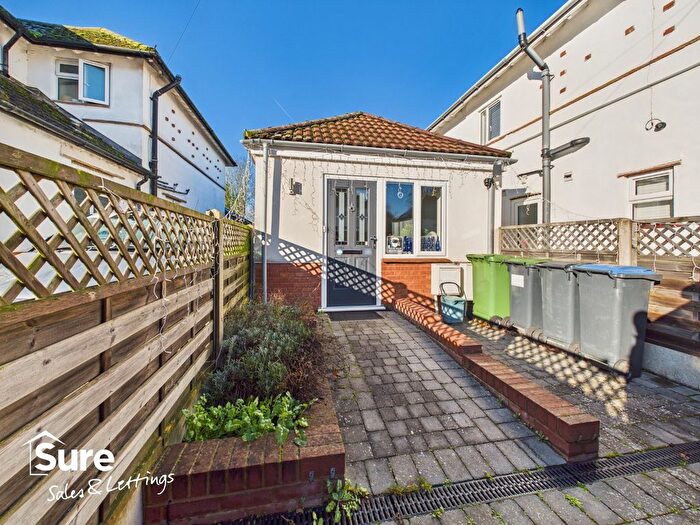 1 Bedroom Bungalow To Rent In Curtis Road, Hemel Hempstead, Hertfordshire, HP3