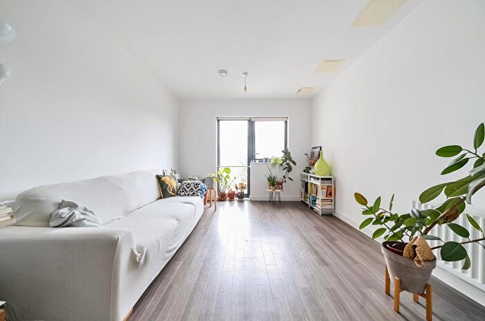 1 Bedroom Flat To Rent In Lee High Road Lewisham, SE13