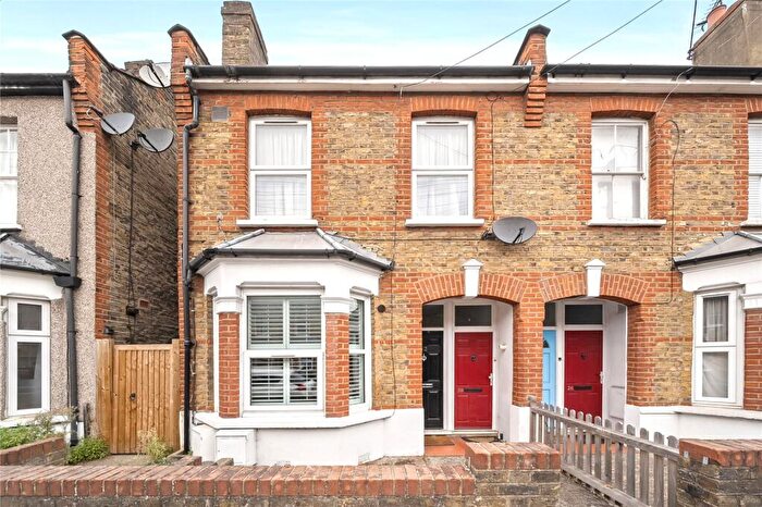 1 Bedroom Flat To Rent In Bakers Avenue, London, E17