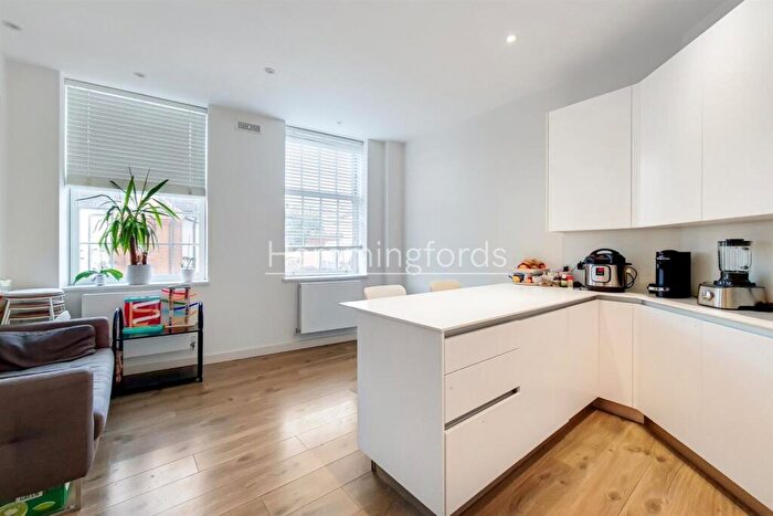 1 Bedroom Apartment To Rent In Rundell Crescent, Hendon, NW4