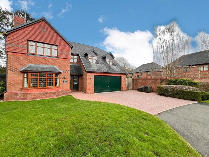 4 Bedroom Detached House To Rent In Chestnut Walk, St. Edwards Park, ST13