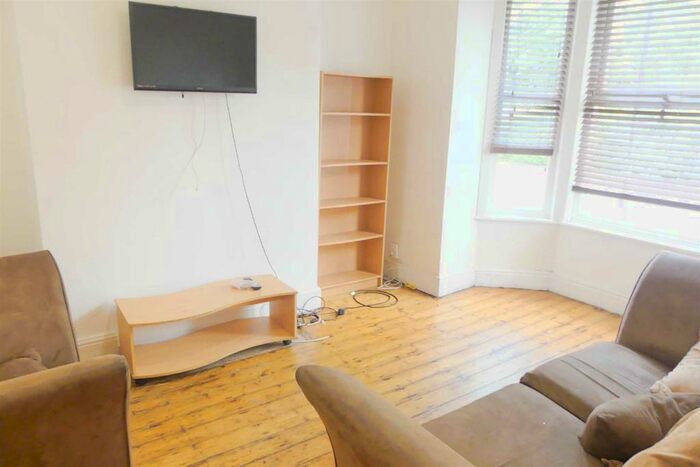 5 Bedroom Terraced House To Rent In Mabfield Road, Fallowfield, M14