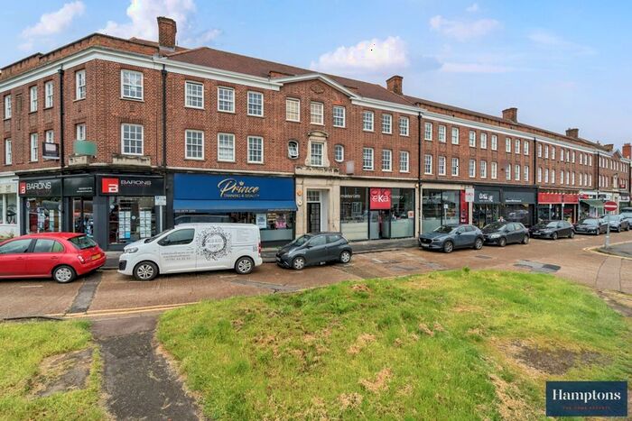 2 Bedroom Flat To Rent In Hampton Court Parade, East Molesey, KT8
