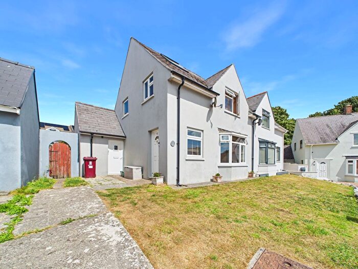 3 Bedroom Semi-Detached House For Sale In Knowling Mead, Tenby, SA70