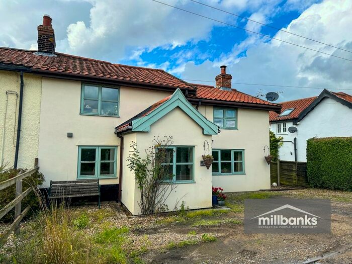 4 Bedroom Cottage For Sale In Mill Lane, Rockland All Saints, Attleborough, Norfolk, NR17