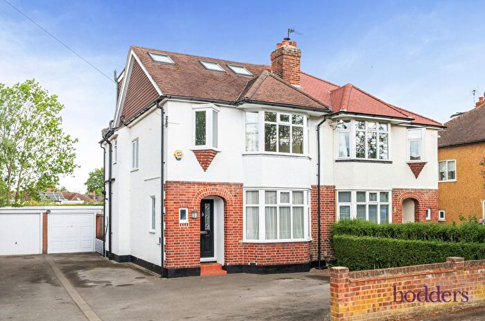 4 Bedroom Semi-Detached House For Sale In Eastworth Road, Chertsey, Surrey, KT16
