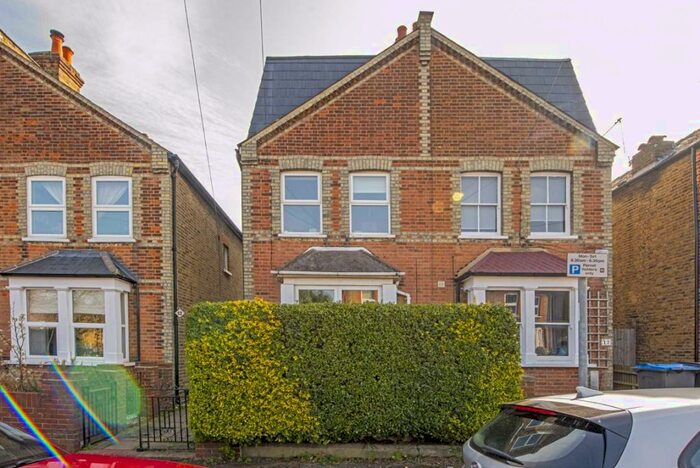 5 Bedroom House To Rent In Piper Road, Kingston, KT1