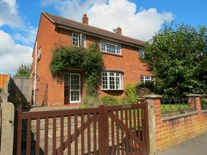 3 Bedroom Semi-Detached House To Rent In Deer Rock Road, Camberley, GU15
