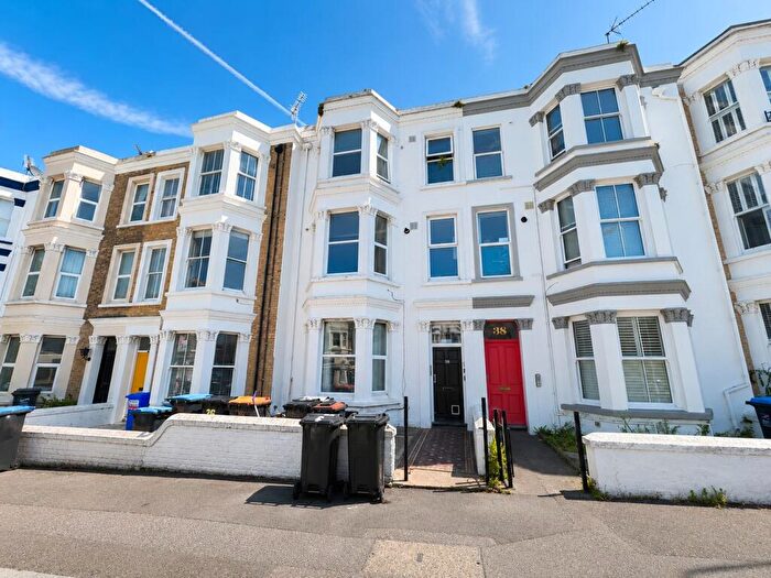 1 Bedroom Flat To Rent In Gordon Road, Cliftonville, Margate, Kent, CT9