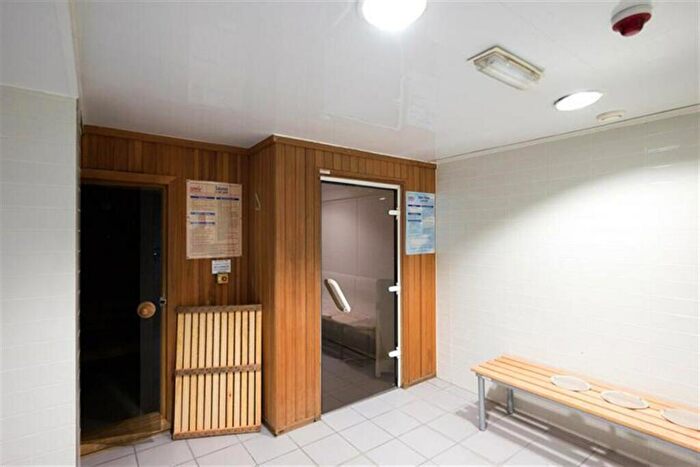 1 Bedroom Apartment For Sale In St Williams Court, Gifford Street, Kings Cross, London, N1