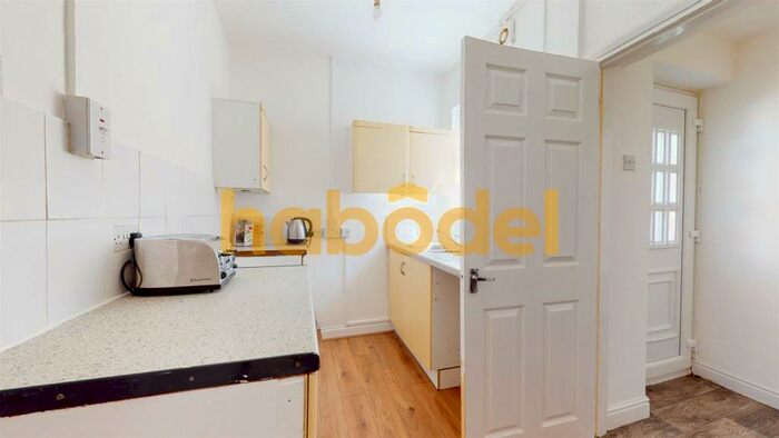 2 Bedroom Terraced House To Rent In Barnsley Street, Hull, HU8