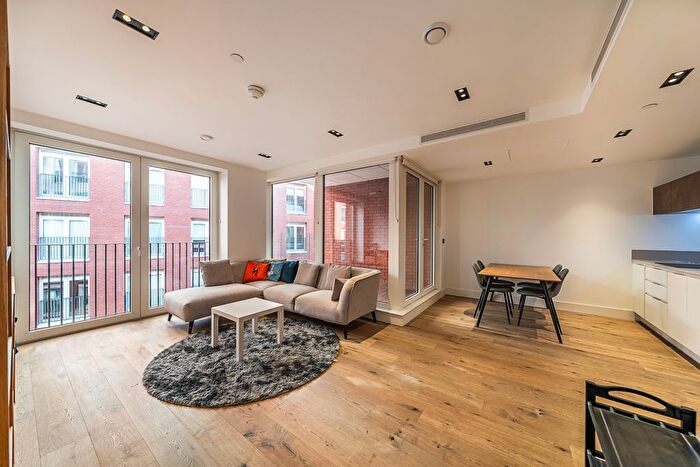 2 Bedroom Flat To Rent In Exchange Gardens, London, SW8