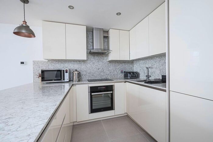 3 Bedroom Flat To Rent In Old Street, Old Street, London, EC1V