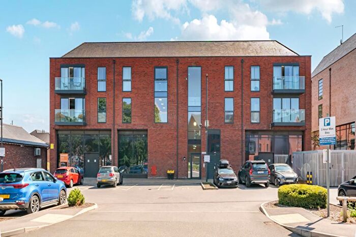 2 Bedroom Flat To Rent In West Castle Street, Upper Heyford, OX25