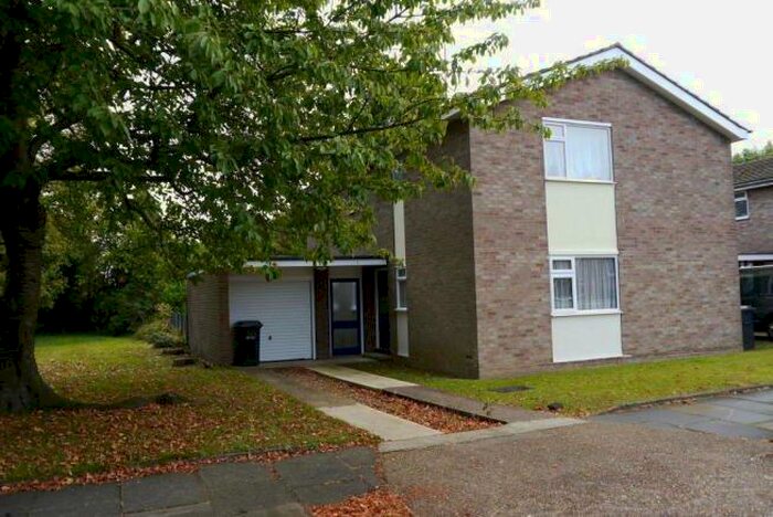 2 Bedroom Maisonette To Rent In Cranbrook Drive, St Albans, AL4