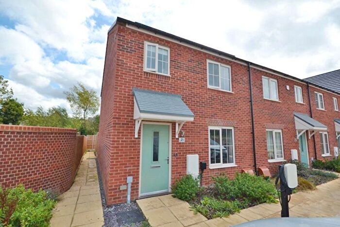 3 Bedroom Semi-detached House For Sale In Adrian Avenue, Shenley Church End, Milton Keynes, Buckinghamshire, MK5
